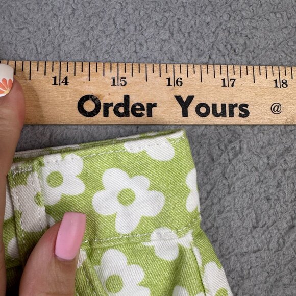 ASOS Short Womens Size 10 Green Daisy Print Slouchy Mom High Rise 5" Inseam - Picture 5 of 9